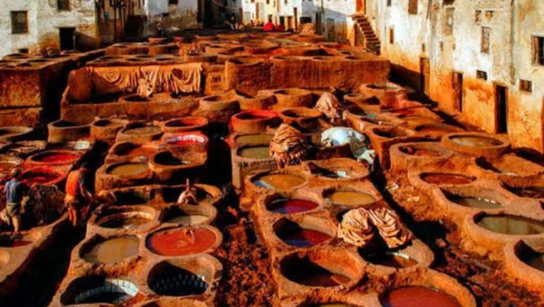 The tanneries of Fes : A tradition of leather crafting
